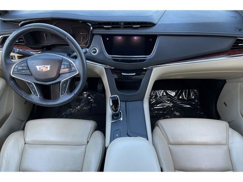 Used 2017 Cadillac XT5 Luxury w/ Driver Awareness Package image 16