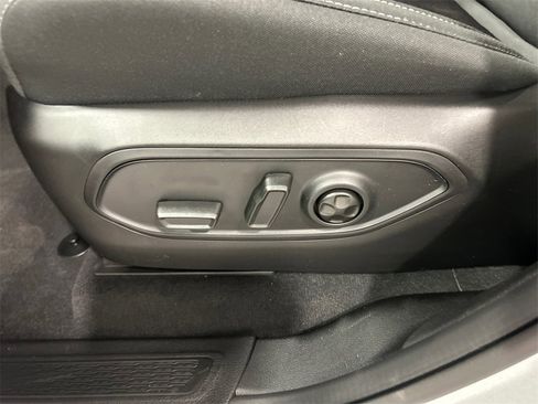 New 2025 Jeep Grand Cherokee 4WD image 16