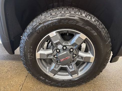 New 2026 GMC Sierra 2500 SLE w/ Preferred Package image 9