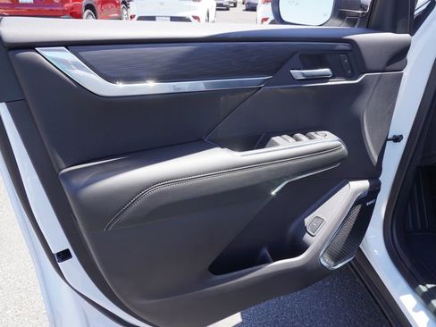 New 2025 GMC Acadia Elevation image 15