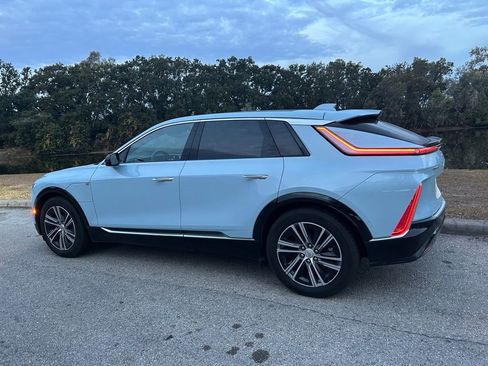 Used 2024 Cadillac Lyriq Luxury image 3