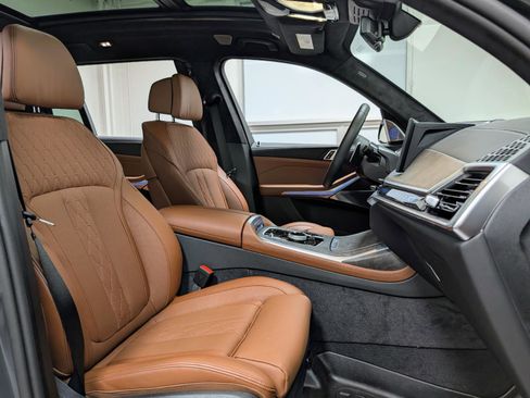 Used 2026 BMW X7 xDrive40i w/ Executive Package image 36