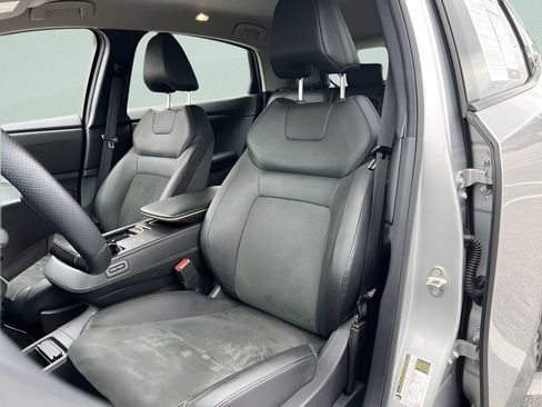 Used 2023 Nissan Ariya AWD image 13