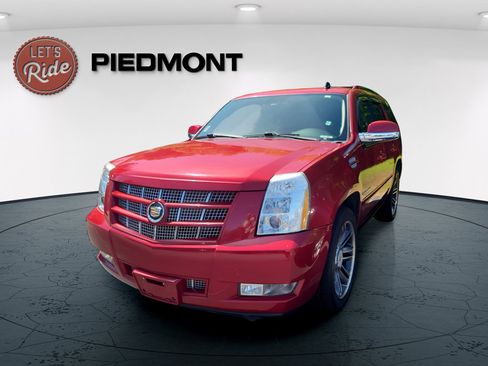 Used 2013 Cadillac Escalade Premium image 1