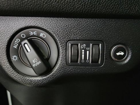 Used 2016 Dodge Challenger R/T Scat Pack w/ Driver Convenience Group RWD image 22