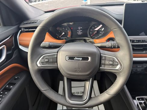 Used 2024 Jeep Compass Limited image 14