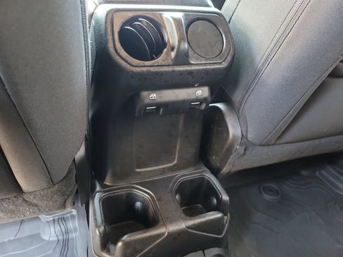 Used 2019 Jeep Wrangler Unlimited Sport S AWD/4WD image 11