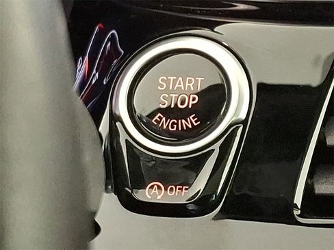 Used 2021 BMW M550i xDrive w/ Dynamic Handling Package image 24