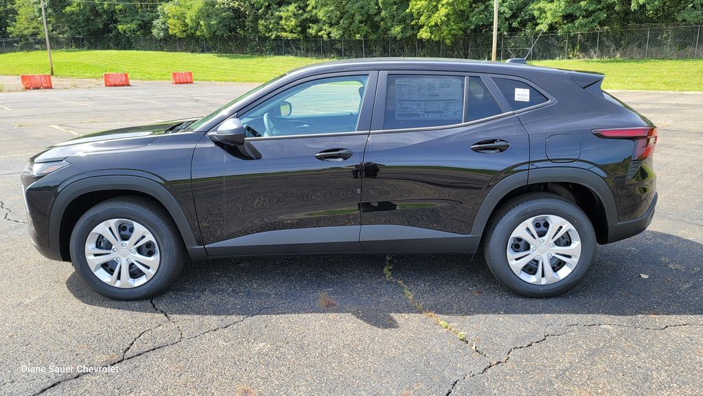 New 2026 Chevrolet Trax LS FWD image 7