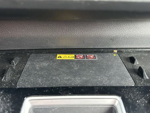 Used 2025 Toyota Sienna Platinum image 32