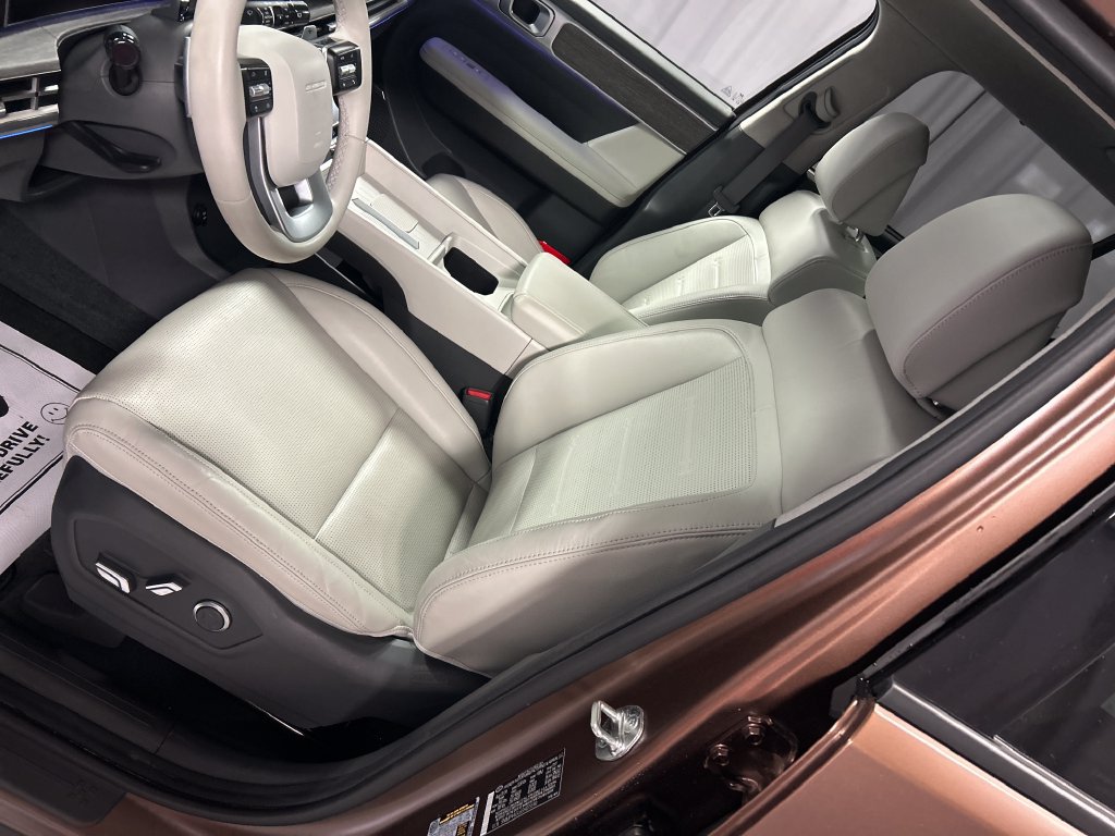 Used 2025 Hyundai Santa Fe Limited FWD image 10