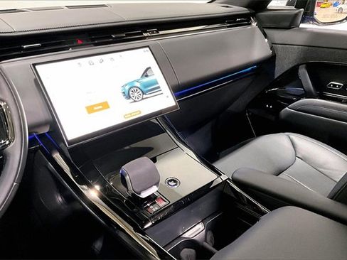 Used 2025 Land Rover Range Rover Sport Autobiography image 6