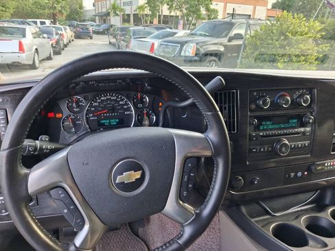 Used 2012 Chevrolet Express 1500 RWD image 11