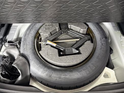 Certified 2025 Toyota RAV4 XLE image 40