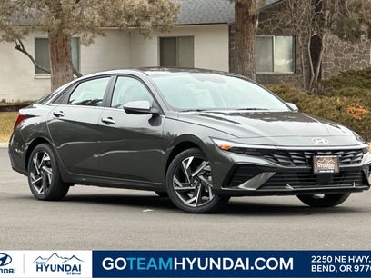 New 2025 Hyundai Elantra Limited w/ Cargo Package
