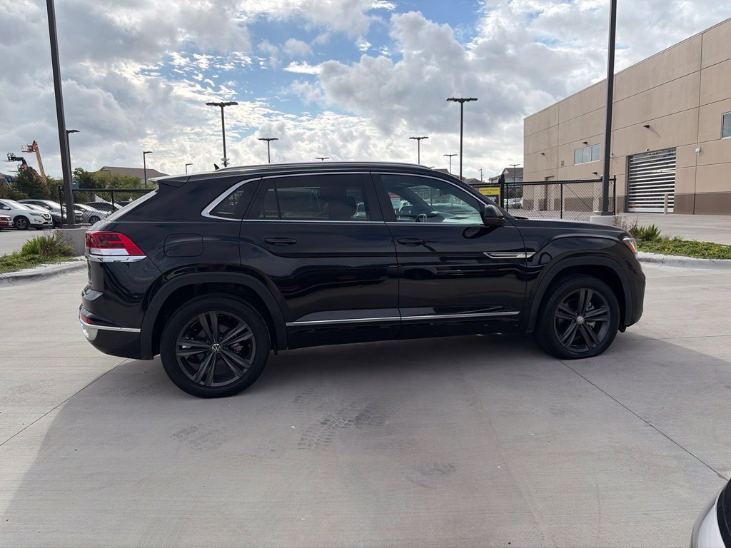 Used 2022 Volkswagen Atlas Cross Sport SEL R-Line w/ Cross Sport MDO Package AWD/4WD image 13