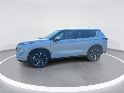 Used 2024 Mitsubishi Outlander SE Black Edition image 6