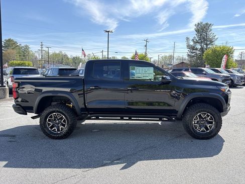 New 2026 Chevrolet Colorado ZR2 w/ Technology Package AWD/4WD image 9