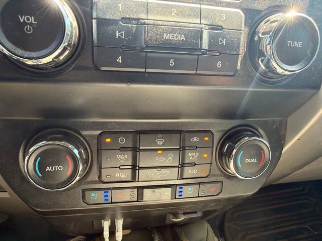Used 2019 Ford F150 Lariat w/ FX4 Off-Road Package AWD/4WD image 14