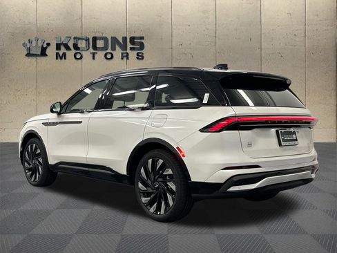 Used 2026 Lincoln Nautilus Reserve w/ Jet Appearance Package image 6