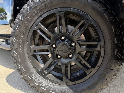Used 2018 Toyota Tundra SR5 w/ SR5 Upgrade Package RWD image 10