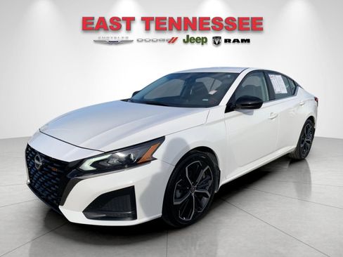 Used 2024 Nissan Altima 2.5 SR image 7