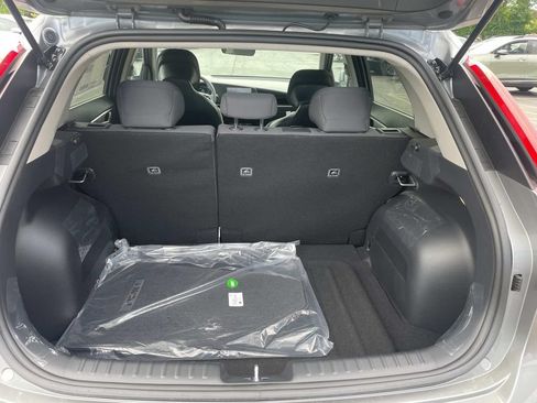 New 2026 Kia Niro LX FWD image 4