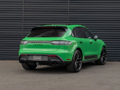 Certified 2025 Porsche Macan GTS image 8