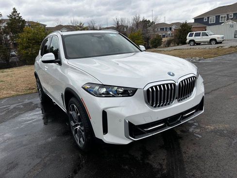 New 2026 BMW X5 xDrive50e AWD/4WD image 3