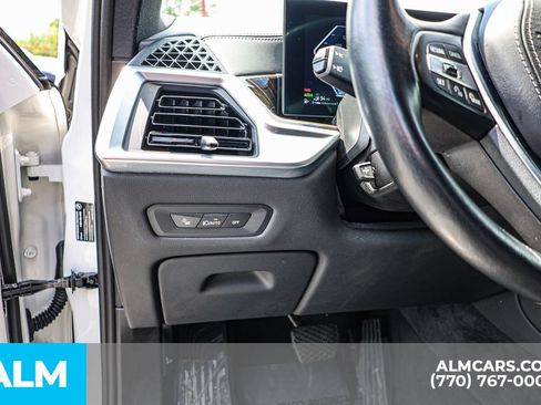 Used 2025 BMW X5 xDrive50e AWD/4WD image 27