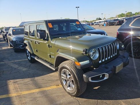 Used 2021 Jeep Wrangler Unlimited Sahara w/ Uconnect 4C Nav & Sound Group AWD/4WD image 3