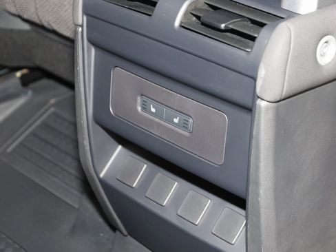 Used 2023 Land Rover Defender 110 S image 16