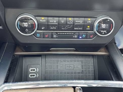 Used 2019 Ford Expedition Platinum RWD image 33