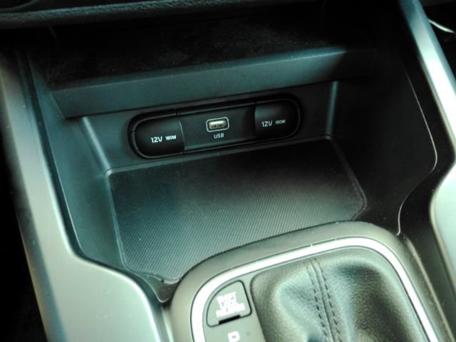 Used 2023 Kia Soul LX w/ LX Technology Package FWD image 32