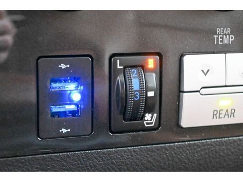 Used 2012 Toyota Sequoia Platinum image 55