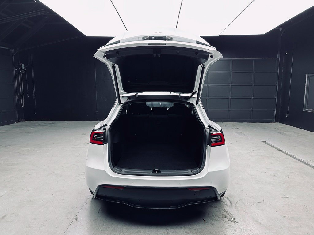 Used 2021 Tesla Model Y Long Range AWD/4WD image 39