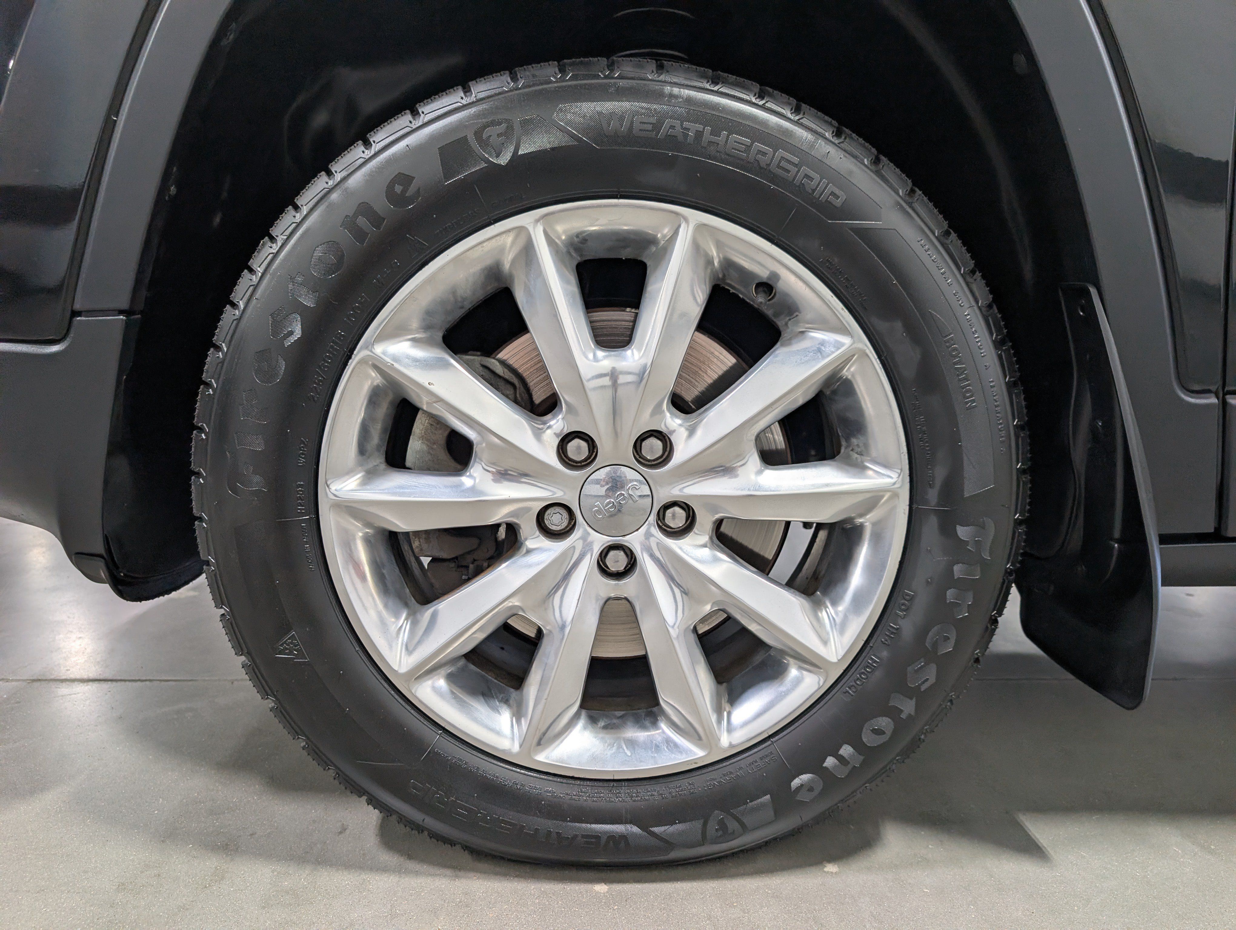 Used 2015 Jeep Cherokee Limited AWD/4WD image 9