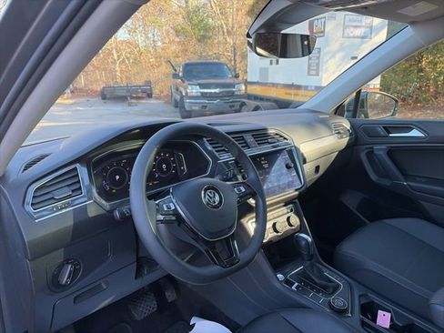 Used 2020 Volkswagen Tiguan SEL w/ 3rd Row Seat Package image 15