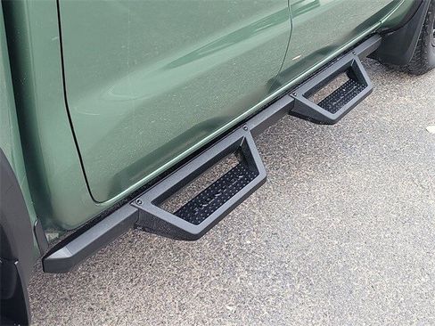 Certified 2025 Nissan Frontier PRO-4X image 12