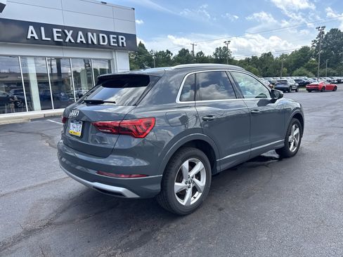 Used 2020 Audi Q3 2.0T Premium w/ Convenience Package AWD/4WD image 3