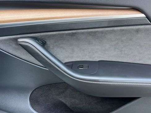 Used 2023 Tesla Model Y Long Range image 24