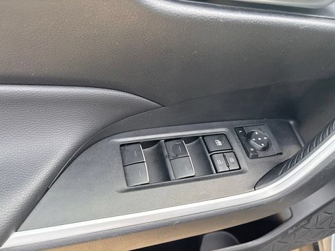 Used 2025 Toyota RAV4 XLE AWD/4WD image 13
