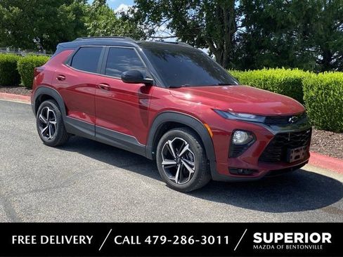 Used 2021 Chevrolet TrailBlazer RS w/ Sun and Liftgate Package FWD image 1