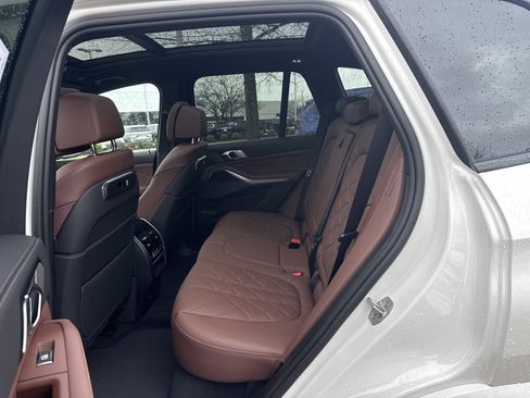 New 2026 BMW X5 sDrive40i image 11