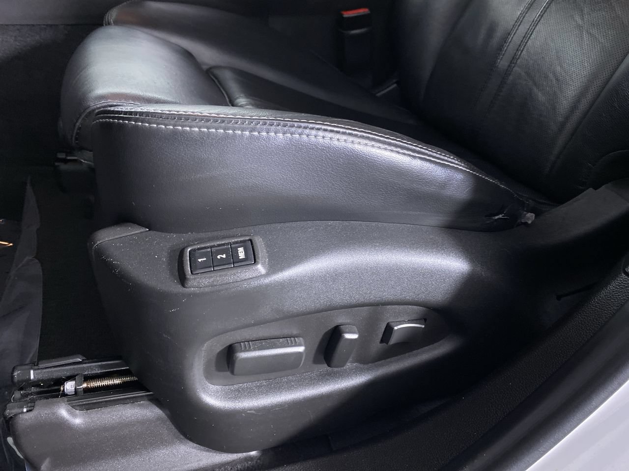 Used 2015 Cadillac SRX Luxury FWD image 9