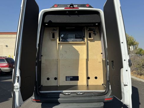 Used 2024 Mercedes-Benz Sprinter 2500 image 12