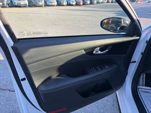 Used 2023 Kia Forte GT-Line image 10