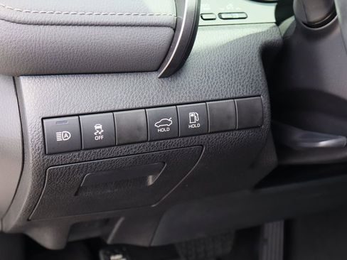 Used 2023 Toyota Camry SE FWD image 12