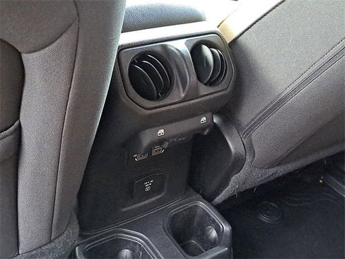 Used 2021 Jeep Wrangler Unlimited Sahara image 14