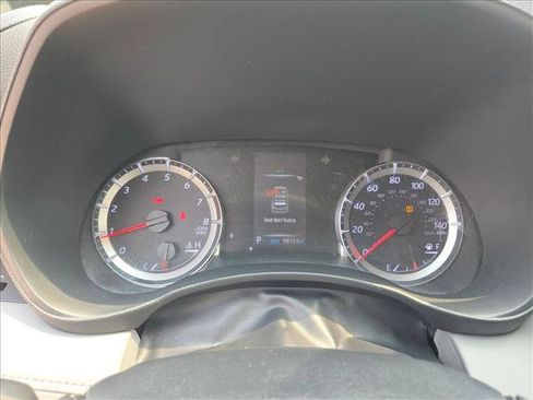 Used 2022 Toyota Highlander L FWD image 11